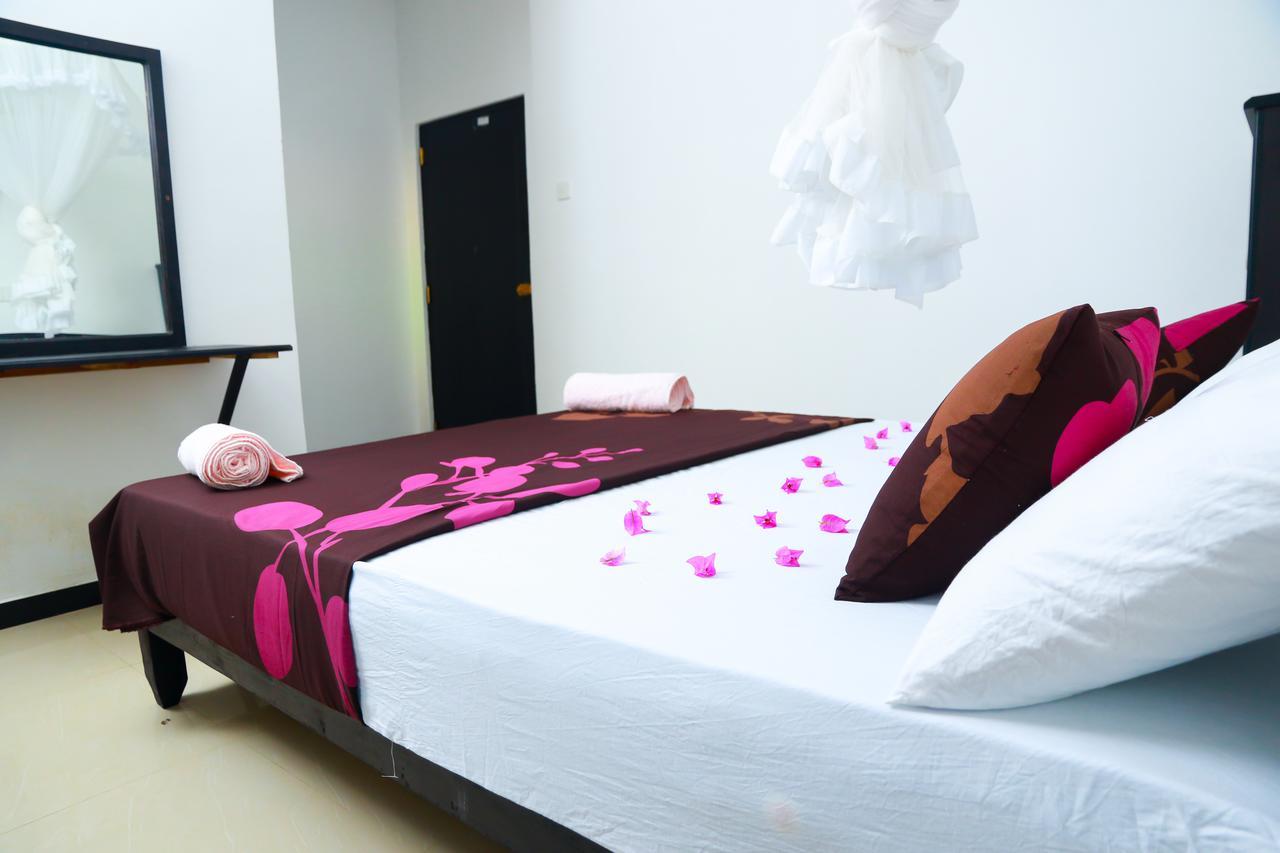 Anila Beach Inn تانجالي المظهر الخارجي الصورة